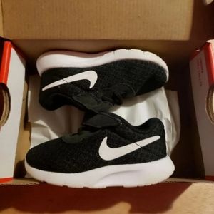 Nike Tanjun size 5c